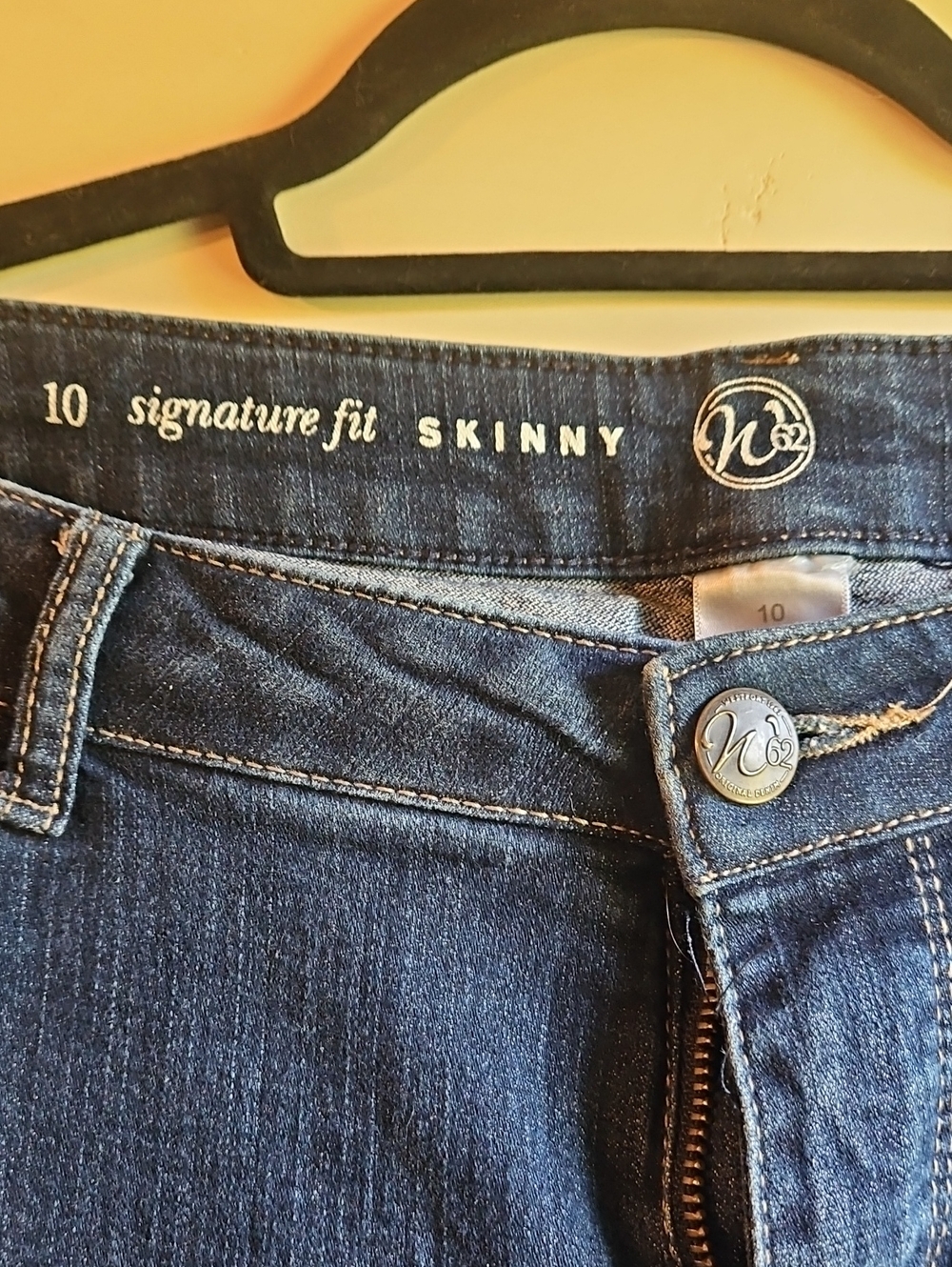 Dark wash Jeans - Picture 2 of 3